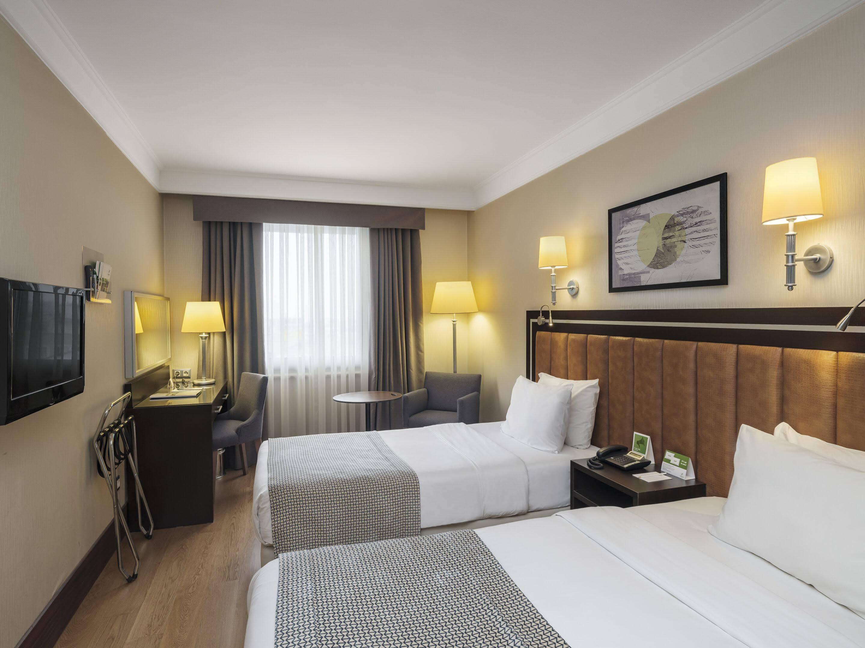 Отель Old By Ihg 4*